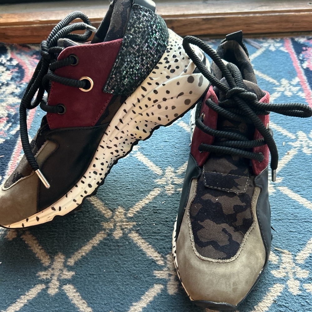 Steve Madden Sneaker